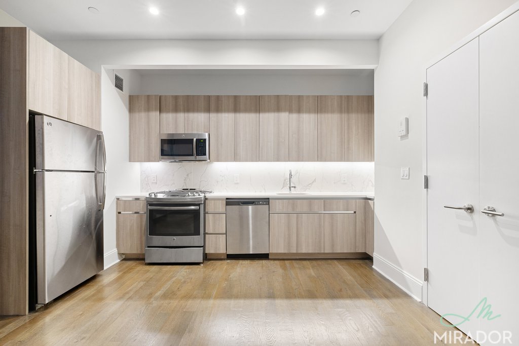 15 Park Row, Unit 14G photo 6