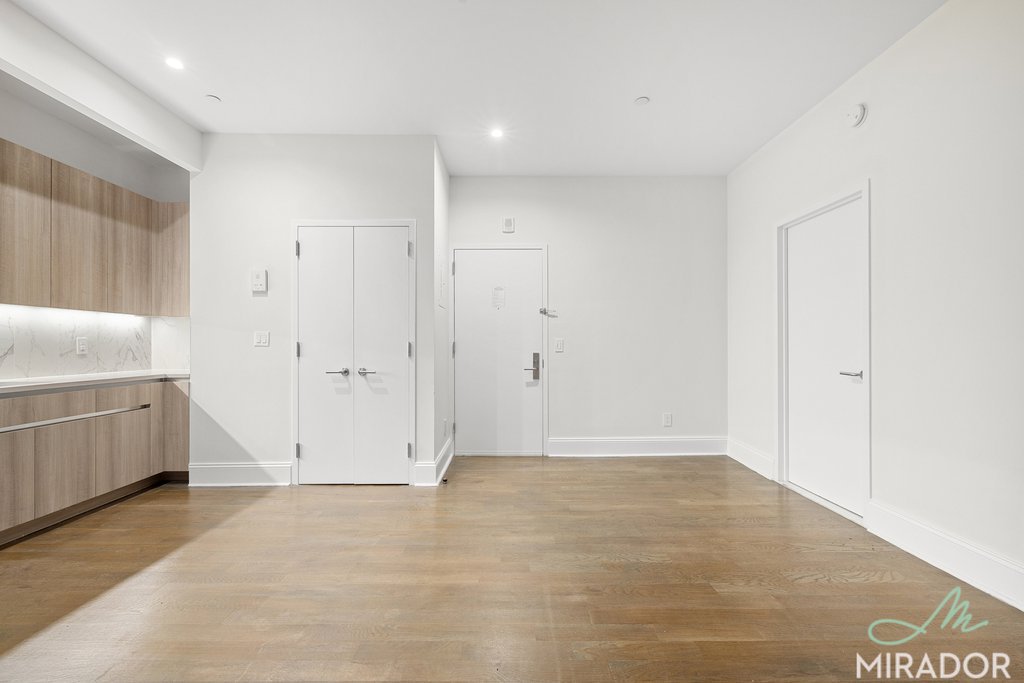 15 Park Row, Unit 14G photo 7