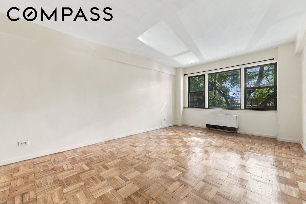 240 East 46th Street, Unit 2D photo 2