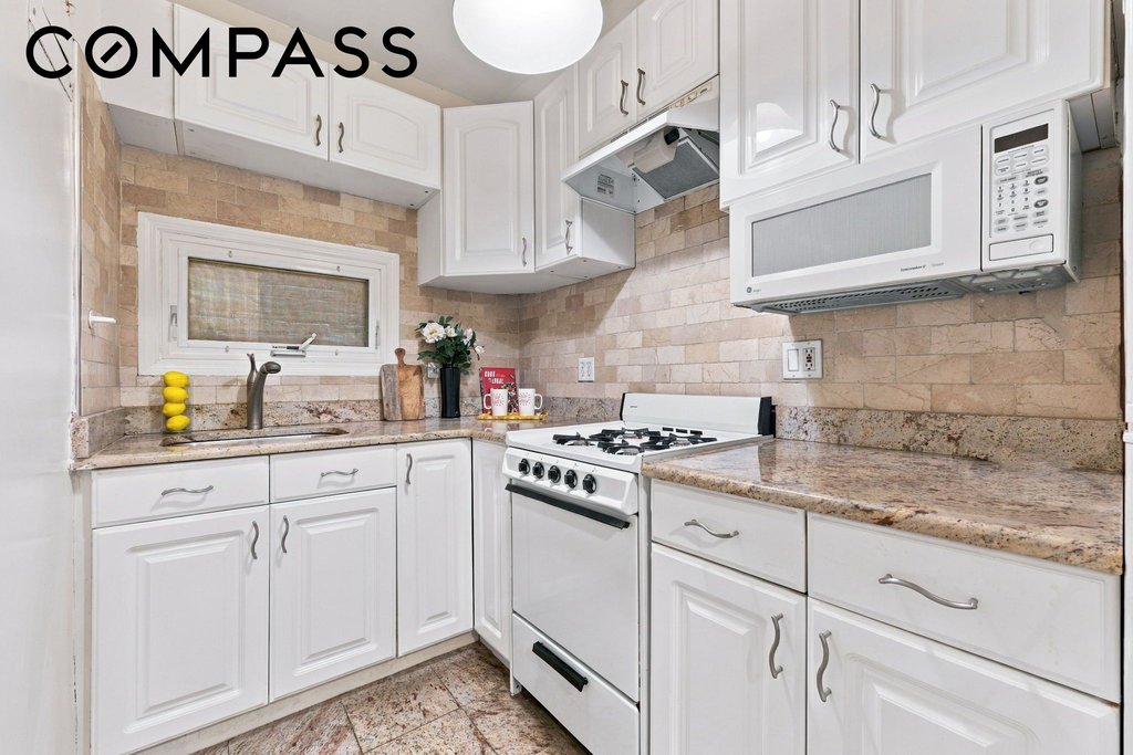 240 East 46th Street, Unit 2D photo 8