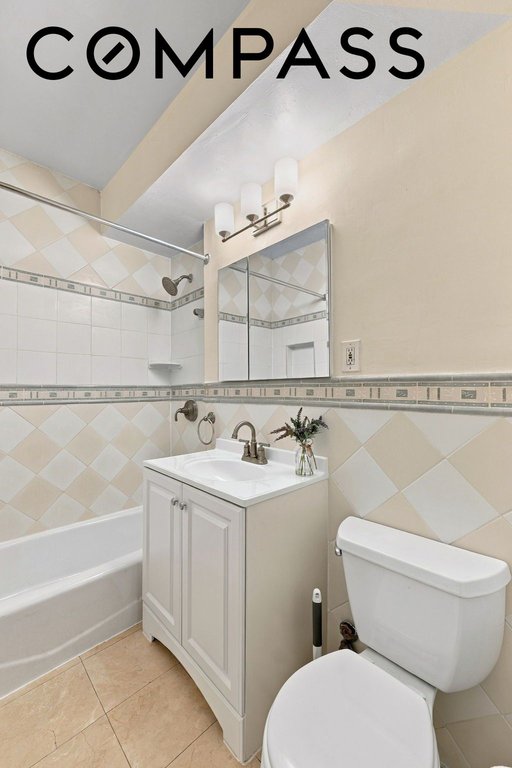 240 East 46th Street, Unit 2D photo 14