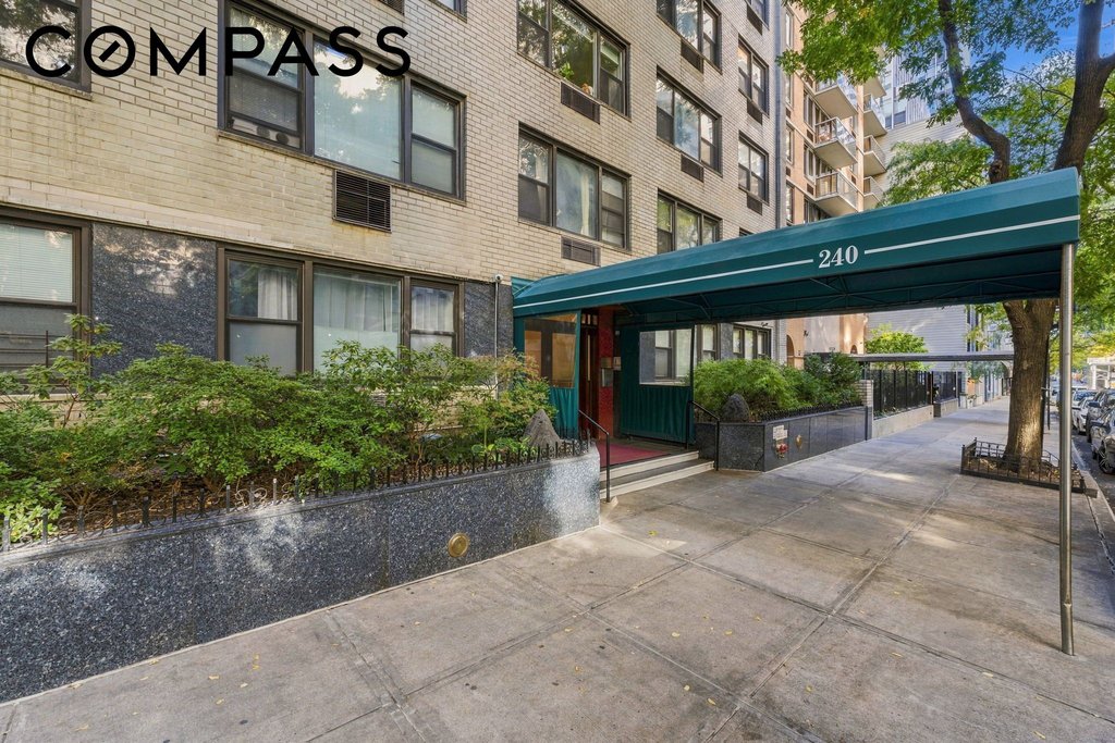 240 East 46th Street, Unit 2D photo 17