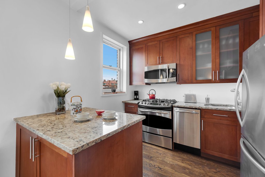 220 Berkeley Place, Unit 6DE photo 3