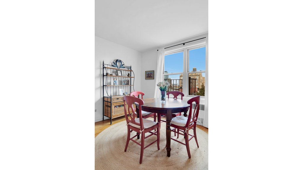 220 Berkeley Place, Unit 6DE photo 4