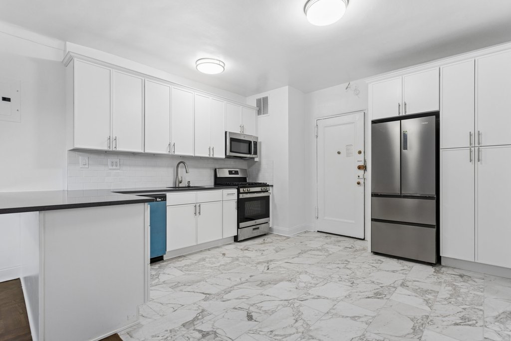 135 Hawthorne Street, Unit 5G
