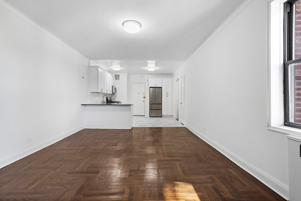 135 Hawthorne Street, Unit 5G photo 3