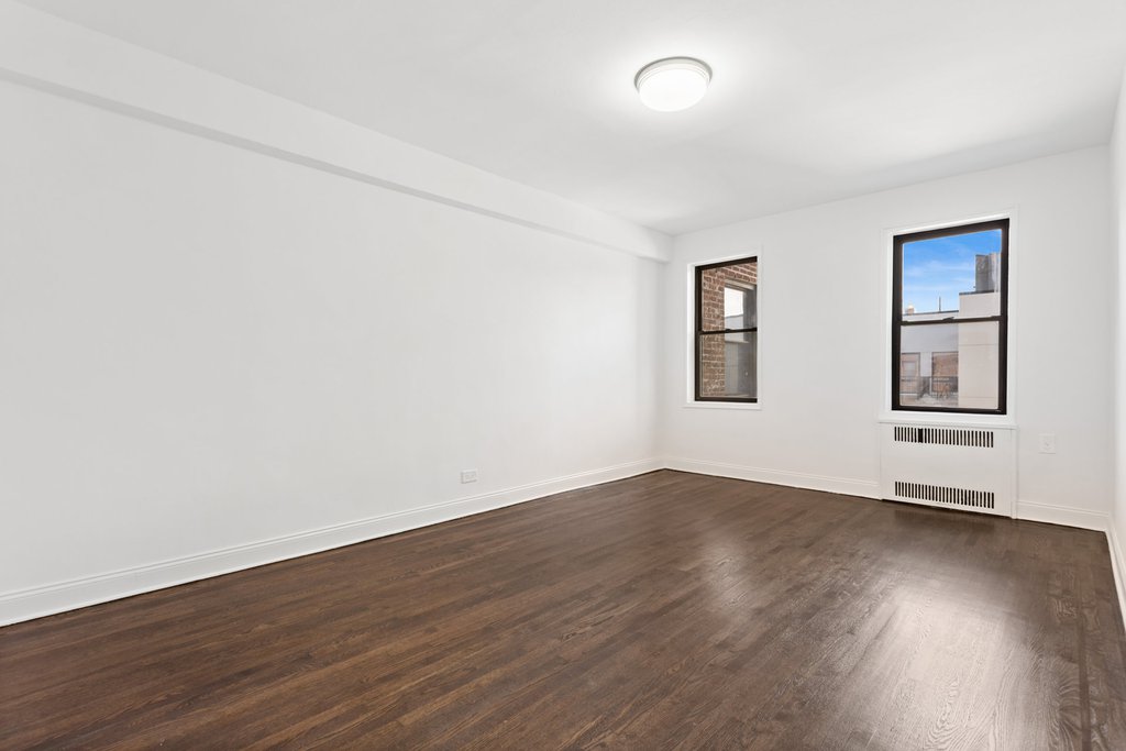 135 Hawthorne Street, Unit 5G photo 5