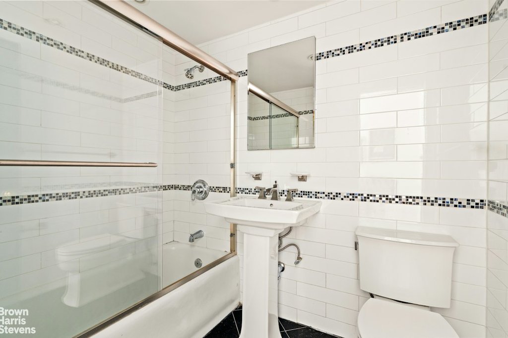 161 West 16th Street, Unit 5A photo 4