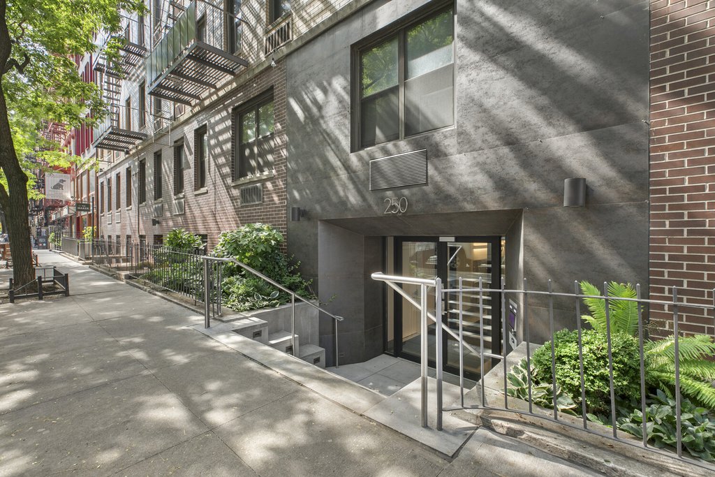 250 West 16th Street, Unit 3D photo 10