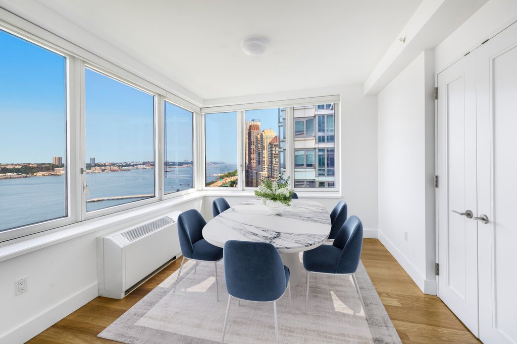 80 Riverside Boulevard, Unit 21C photo 3