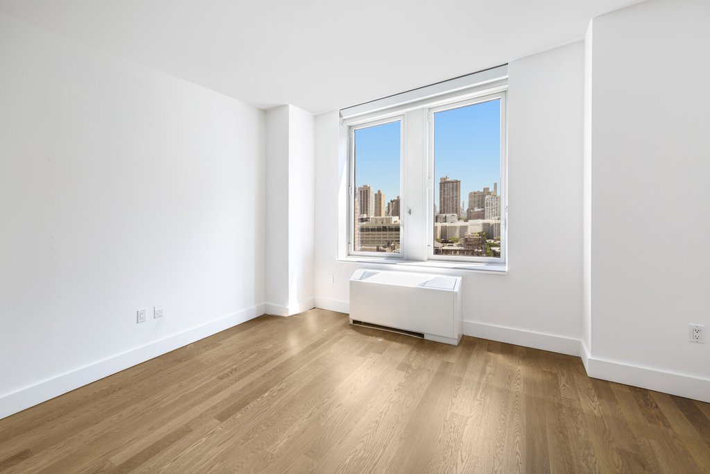 80 Riverside Boulevard, Unit 21C photo 9