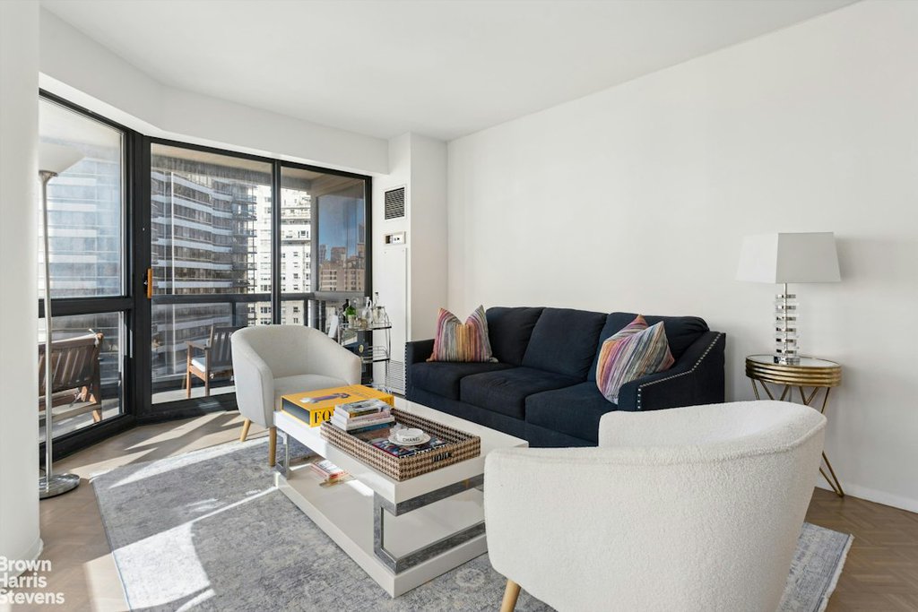 200 East 61st Street, Unit 11D photo 2