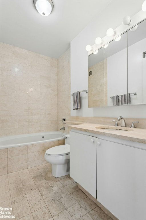 200 East 61st Street, Unit 11D photo 7