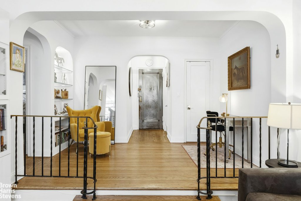 357 West 55th Street, Unit 5J photo 2