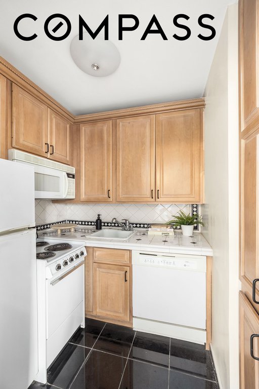 55 East 65th Street, Unit 4B photo 6