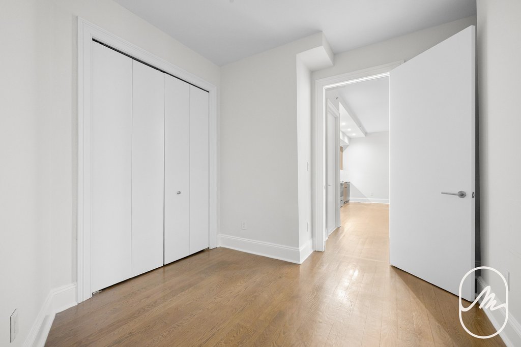 15 Park Row, Unit 8C photo 3