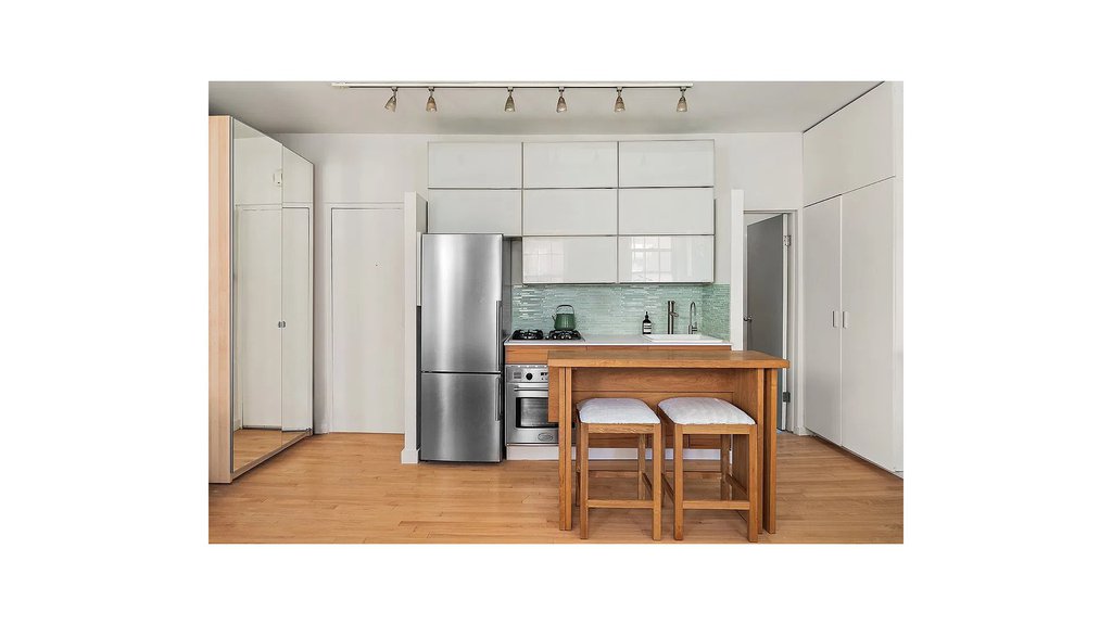 725 Greenwich Street, Unit J7 photo 8