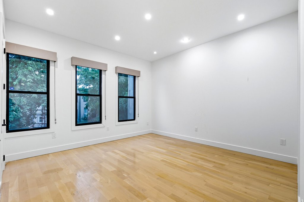 140 Woodbine Street – For Sale photo 12