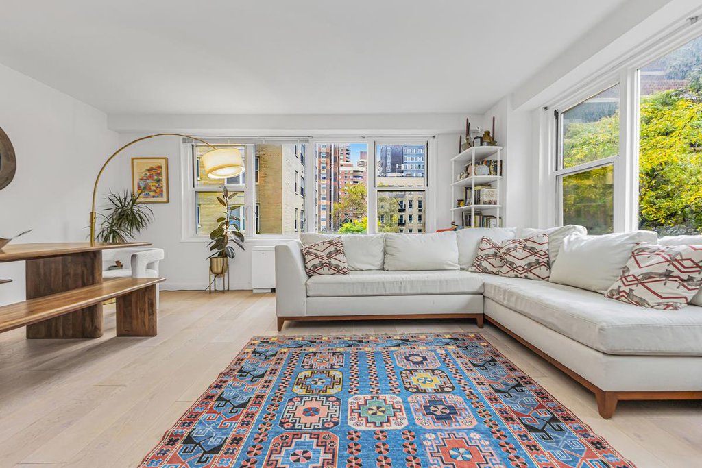 305 East 24th Street, Unit 4P