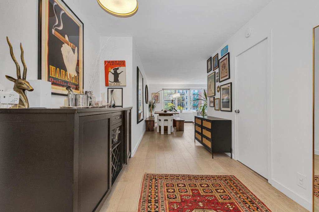 305 East 24th Street, Unit 4P photo 6