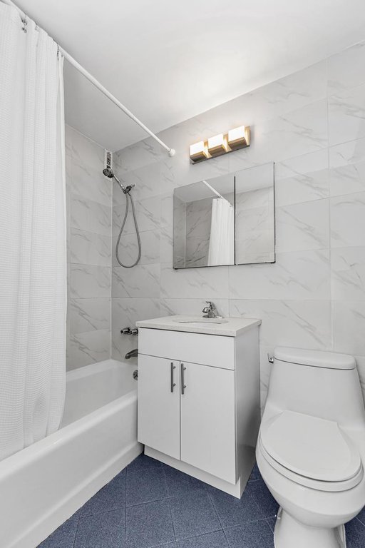 305 East 24th Street, Unit 4P photo 7