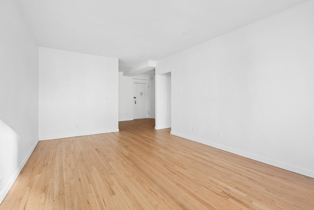 235 West 70th Street, Unit 6D photo 4