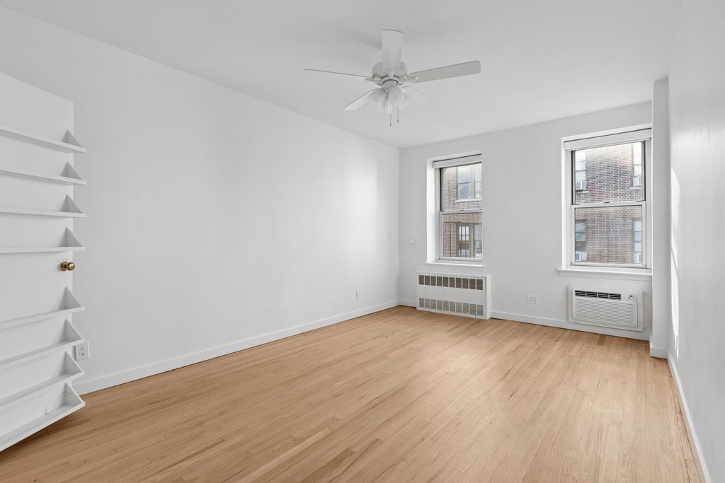 235 West 70th Street, Unit 6D photo 6