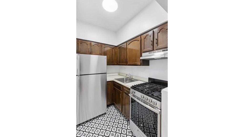 235 West 70th Street, Unit 6D photo 9