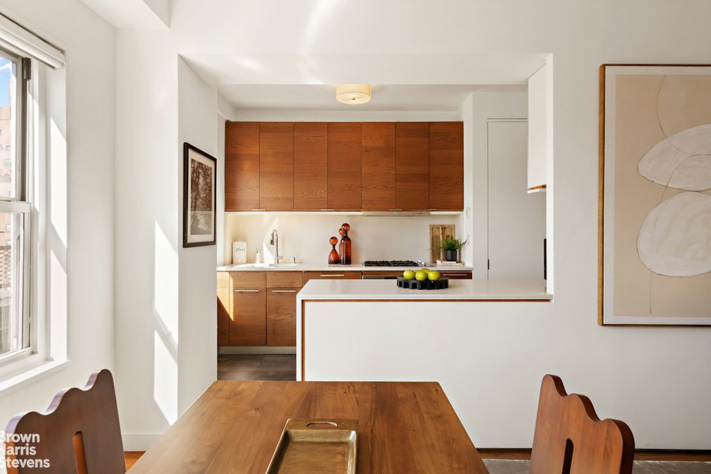 33 Greenwich Avenue, Unit 12B photo 7