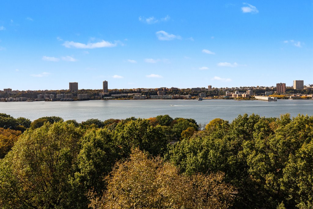 265 Riverside Drive, Unit 9D photo 9