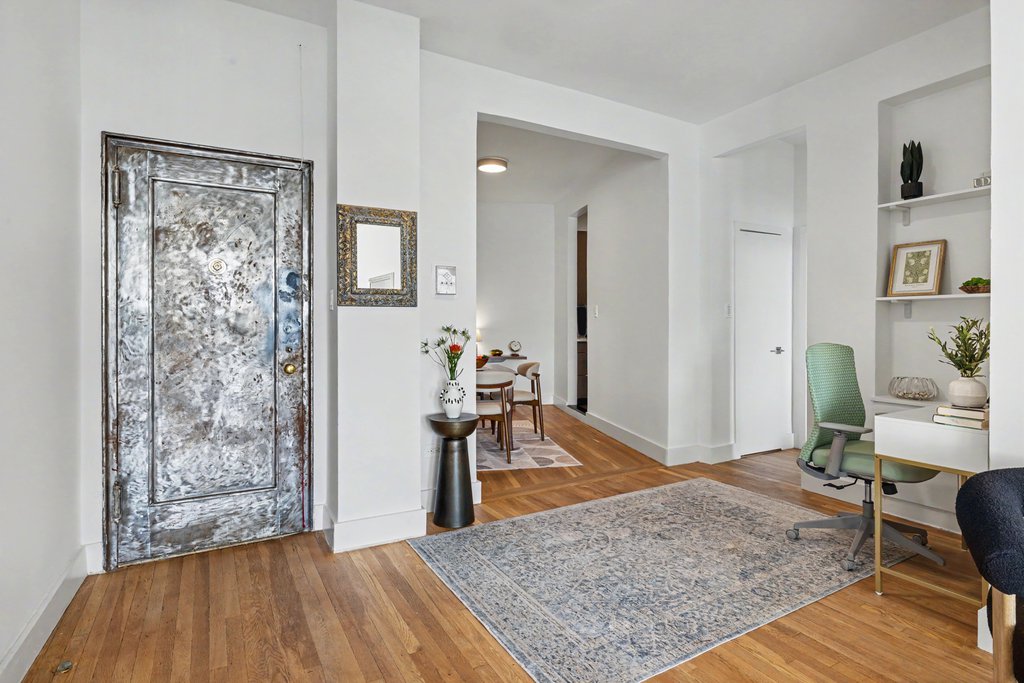 265 Riverside Drive, Unit 9D photo 11