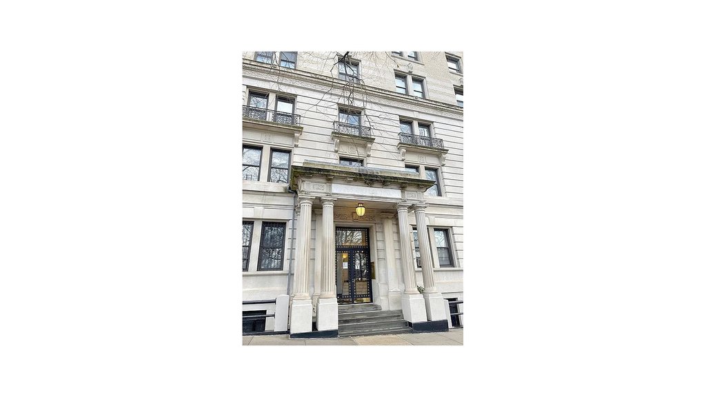 265 Riverside Drive, Unit 9D photo 13