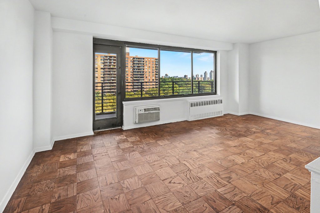 372 Central Park West, Unit 11M photo 2