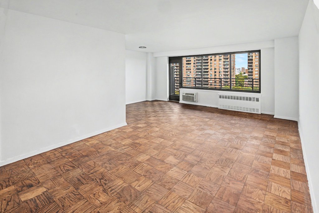 372 Central Park West, Unit 11M photo 3