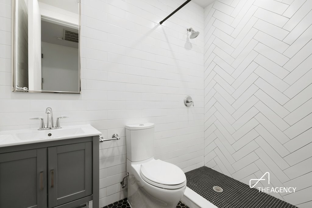 366 Gates Avenue, Unit 1B photo 10