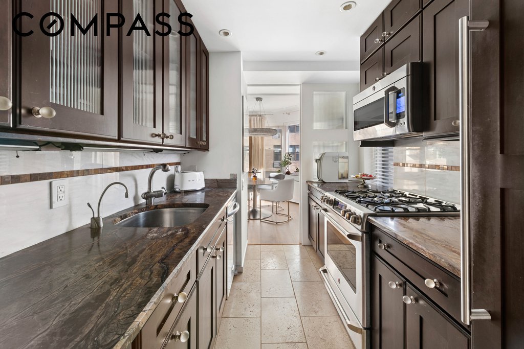1025 Fifth Avenue, Unit 9FS photo 5