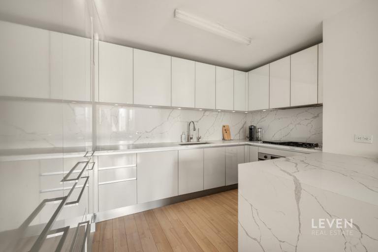 322 West 57th Street, Unit 43K photo 4