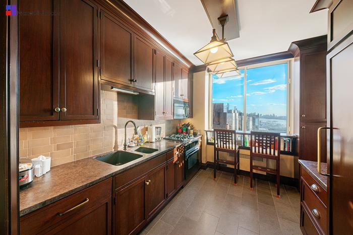 200 Riverside Boulevard, Unit 42A photo 6