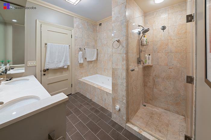 200 Riverside Boulevard, Unit 42A photo 8