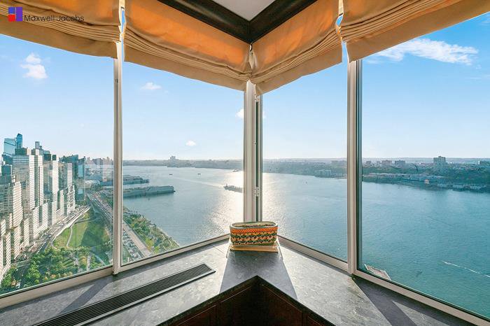 200 Riverside Boulevard, Unit 42A photo 12