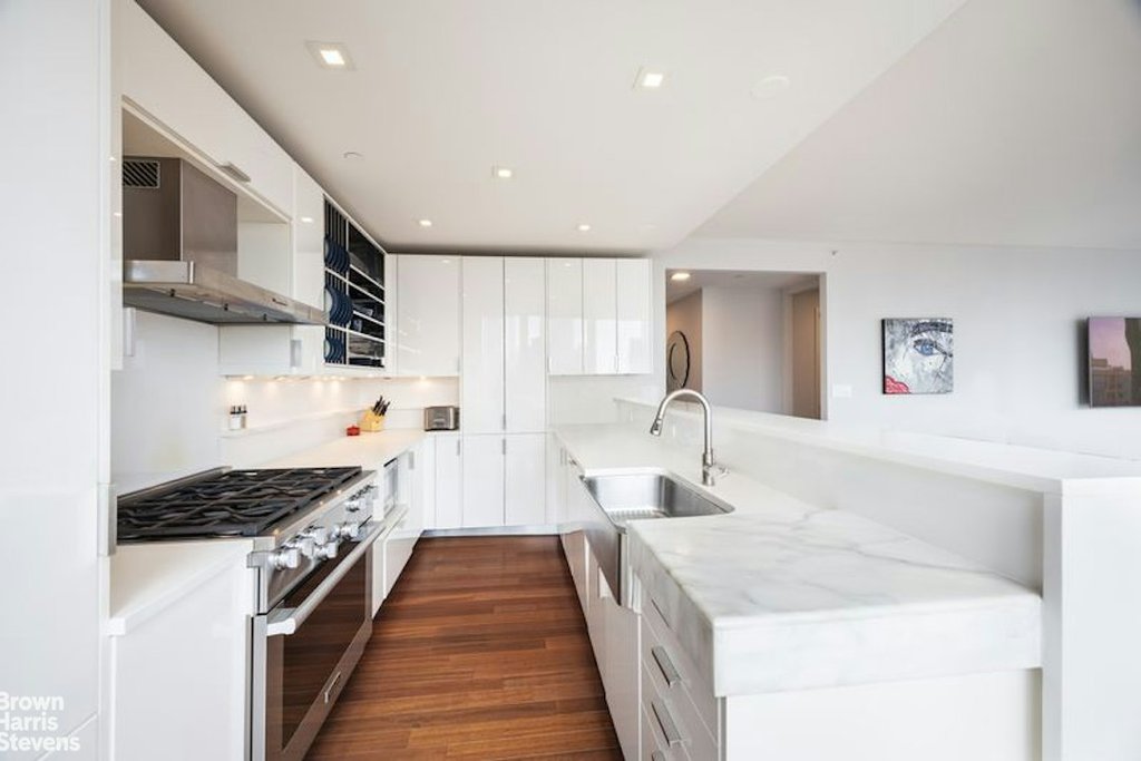 60 Riverside Boulevard, Unit 3402 photo 4