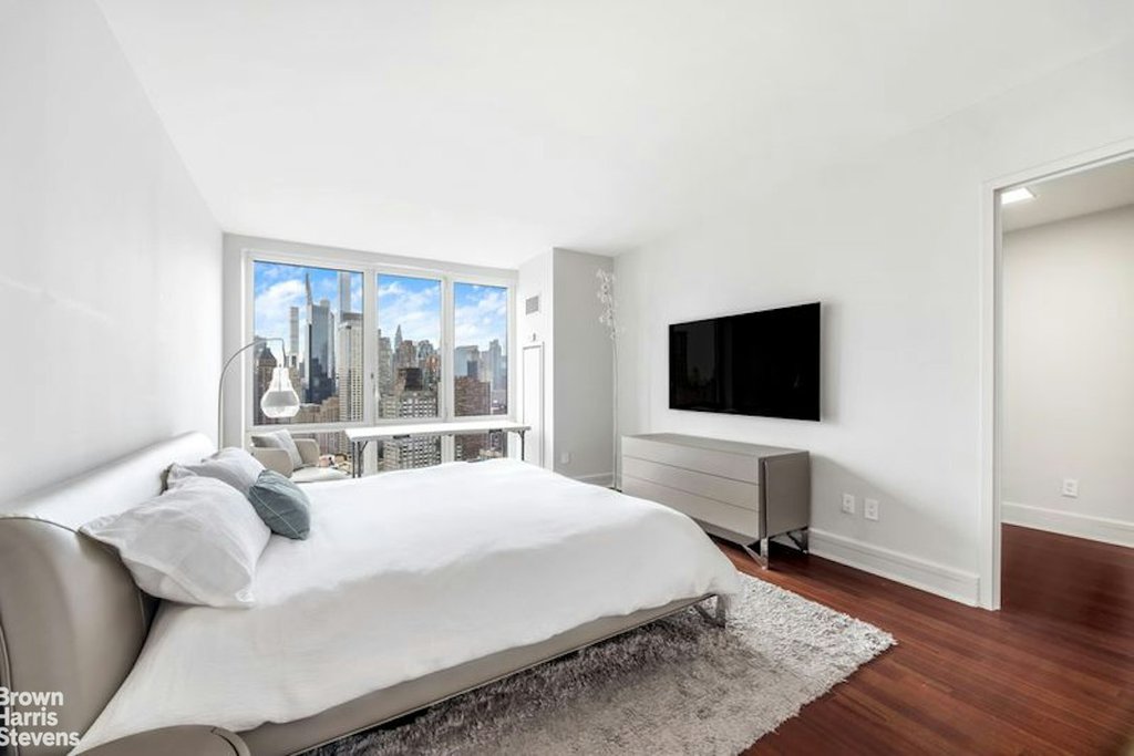 60 Riverside Boulevard, Unit 3402 photo 5