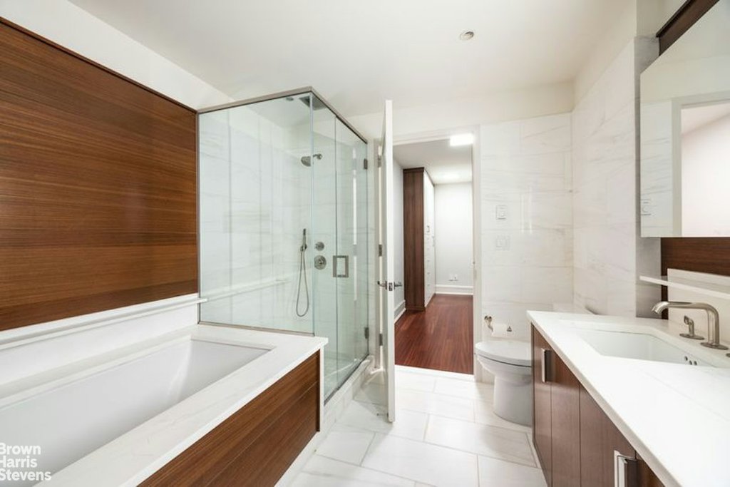60 Riverside Boulevard, Unit 3402 photo 6