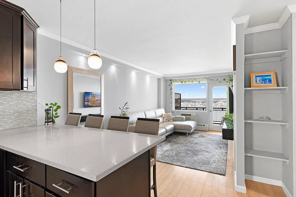 5900 Arlington Avenue, Unit 18M