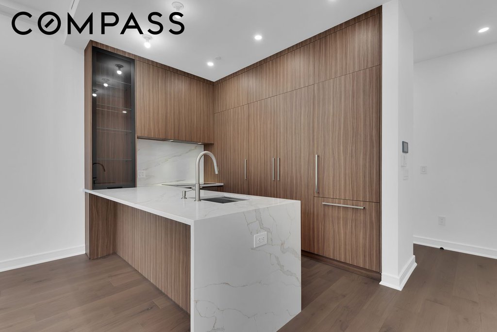 145 Conselyea Street, Unit B photo 2