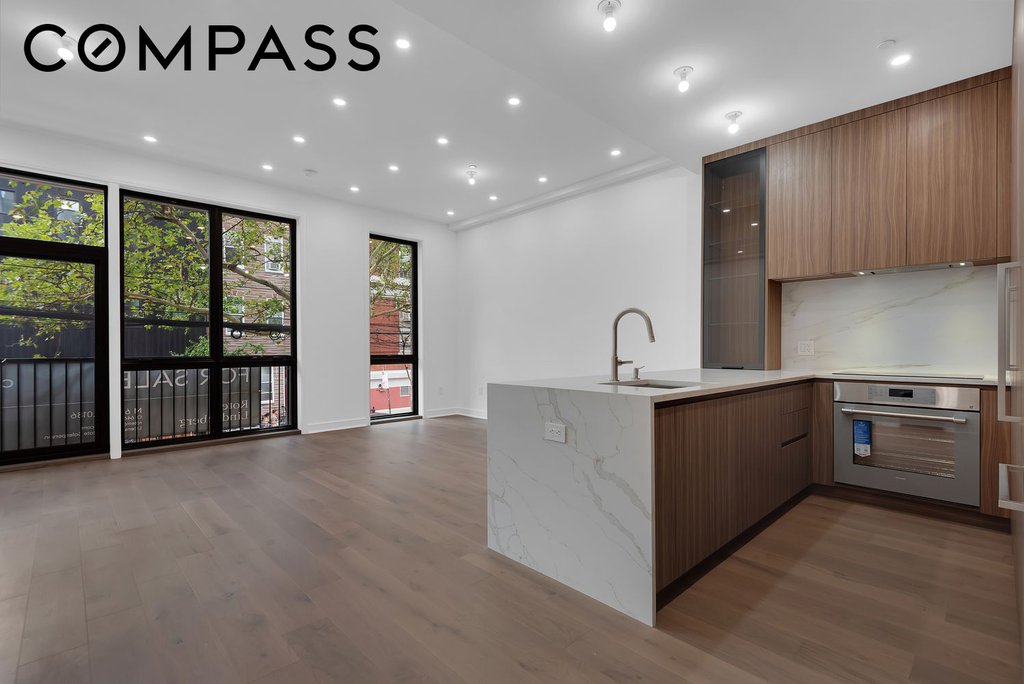 145 Conselyea Street, Unit B photo 3