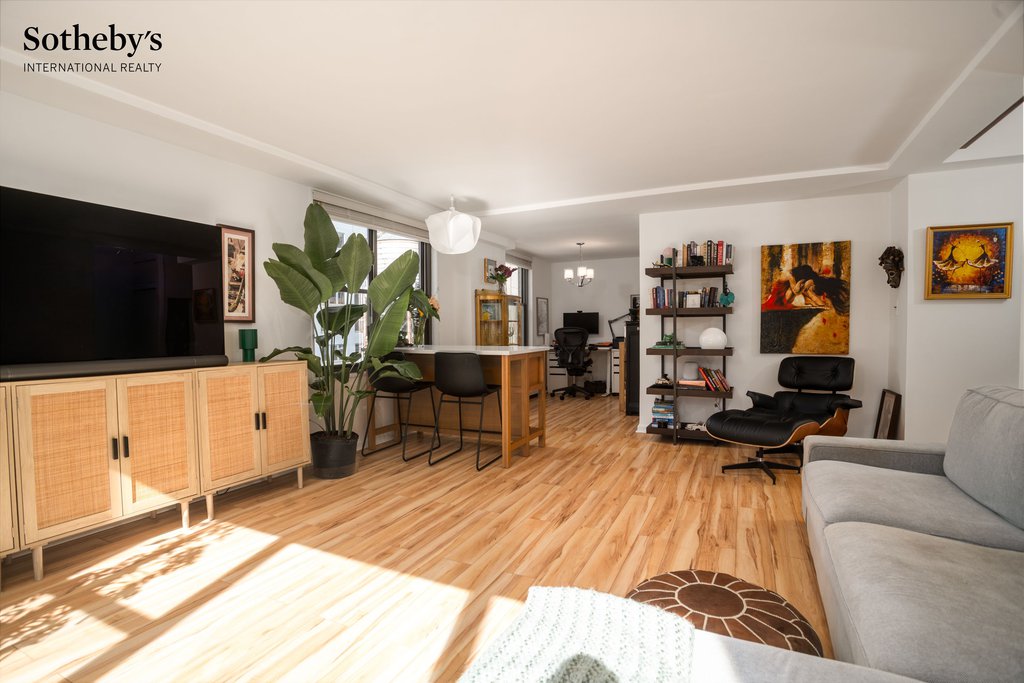 35 East 38th Street, Unit 12B photo 2