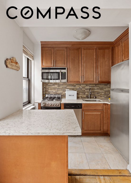 425 East 79th Street, Unit 6B photo 3