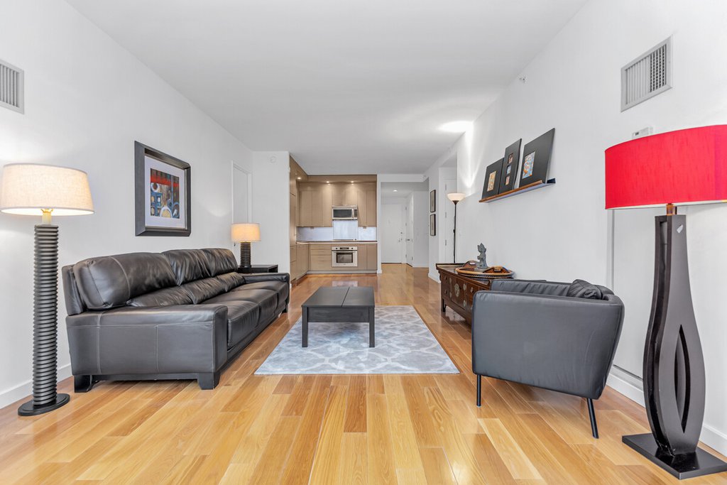 1600 Broadway, Unit 9C photo 2