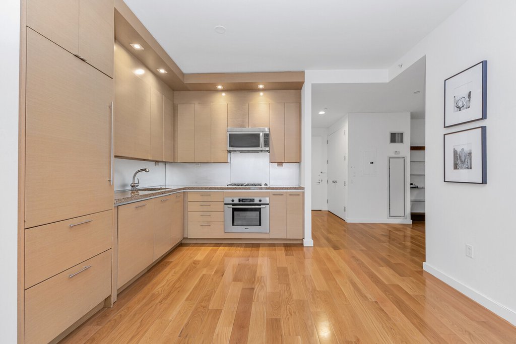 1600 Broadway, Unit 9C photo 5